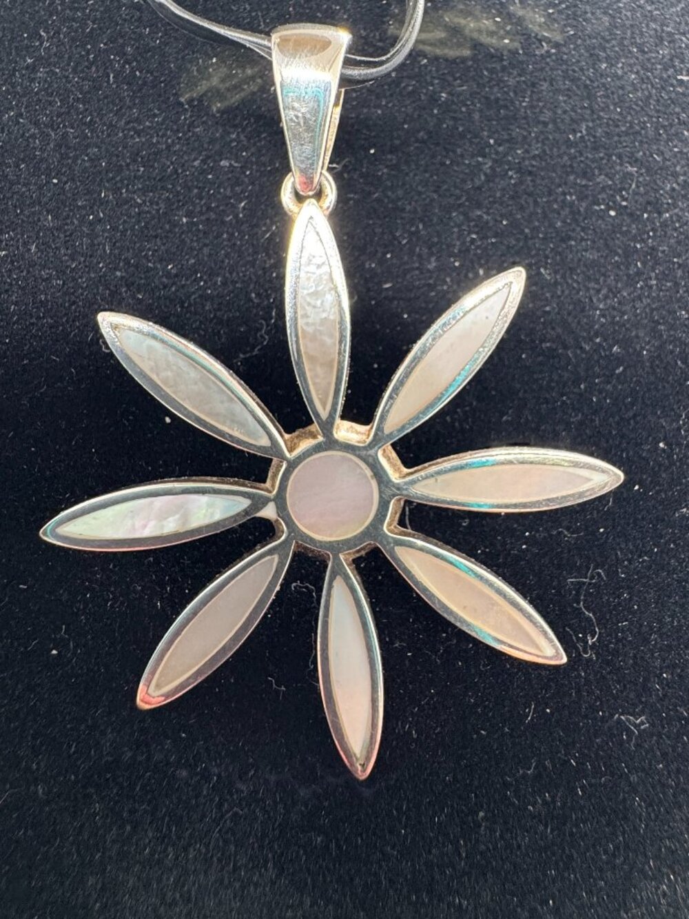 925 Sterling Silver Mother of Pearl Flower Pendant Daisy Charm